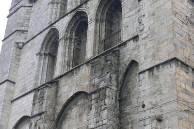 Visite guide :  les saints de l'glise et ses vitraux , prsente par yvette barrans  Bagneres de Bigorre