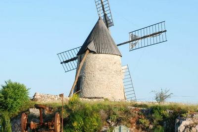 Visite guide : le moulin  vent de Saint-Pierre-de-la-Fage  Saint Pierre de la Fage