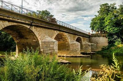 Visite-jeu dans le village de Cheny