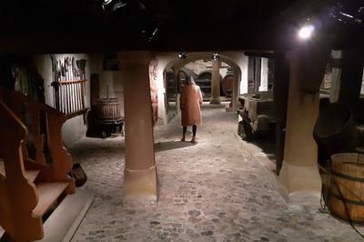 Visite libre d'un muse consacr  la vie alsacienne traditionnelle  Strasbourg