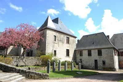 Visite libre de l'htel Bonnot de Bay  Ussel