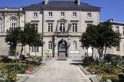 Visite Libre De L'htel De Ville De Quimper & Exposition.