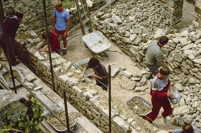 Visite libre du chteau  Remilly Les Marais