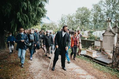 Visite thtrale au cimetire Saint-Roch par la Cie de l'Elan Thtre  Grenoble