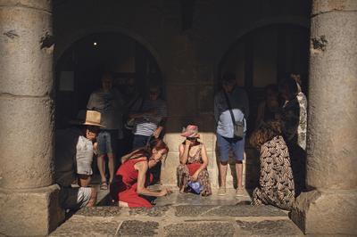 Visites clectiques de l'abbaye mdivale de Lagrasse 