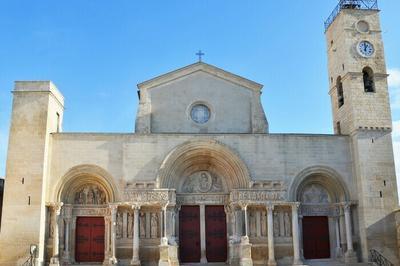 Visitez l'abbatiale avec vos enfants  Saint Gilles