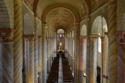 Visitez L'abbaye De Saint-savin  Saint Savin