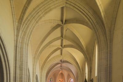 Visitez l'église saint-saturnin à Alligny Cosne
