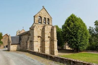 Visitez librement cette Église romane du XIVe siècle à Poussanges