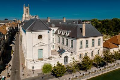 Visitez librement la Cit du Vitrail  Troyes