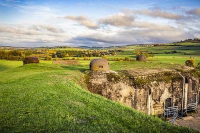 Visitez une fortification de la Seconde Guerre mondiale  La Ferte sur Chiers