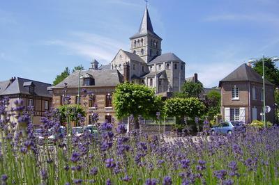 Viste Libre De L'glise Saint Denis  Hericourt en Caux