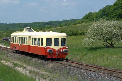 Voyagez  bord d'un autorail historique  Reims