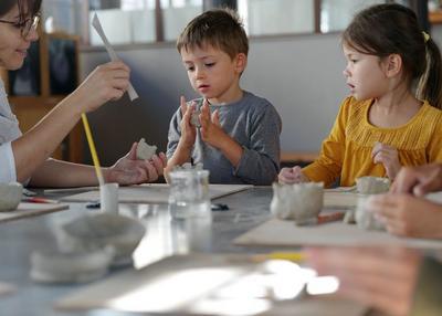 Ateliers de pratiques artistiques de 2 à 12 ans à Sevres