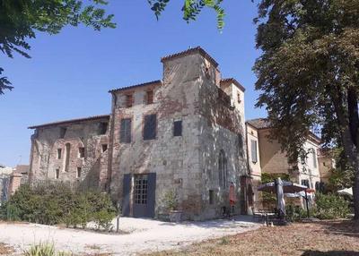 Découvrez l'histoire de cette ancienne abbaye bénédictine à Lezat sur Leze