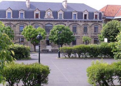 Découvrez L'histoire Mouvementée Du Lycée Général Actuel à Bordeaux