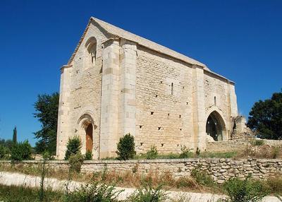 Découvrez une chapelle du tout début de la période romane à Saint Hilaire d'Ozilhan
