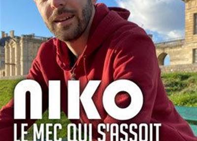 Niko Dans Le Mec Qui S'Assoit à Toulouse