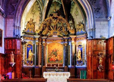 Profitez d'une visite guidée de cette église aux styles romans, gothiques et modernes à Castillon en Couserans