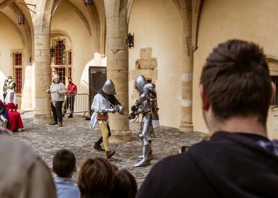 Spectacle de reconstitution historique de l'époque médiévale proposé par la compagnie héraudie messine à Metz