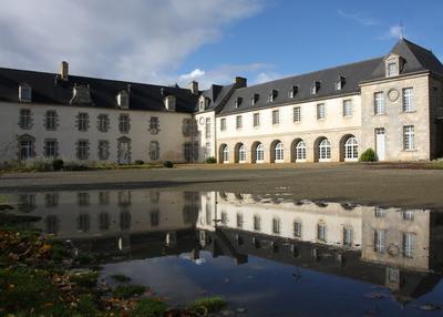 Venez visiter... le Château de Kernabat ! à Plouisy