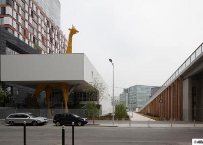 Visite architecturale de la crèche la girafe, bâtiment zéro énergie à Boulogne Billancourt
