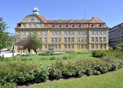 Visite d'un lycée érigé pendant la première annexion allemande à Metz