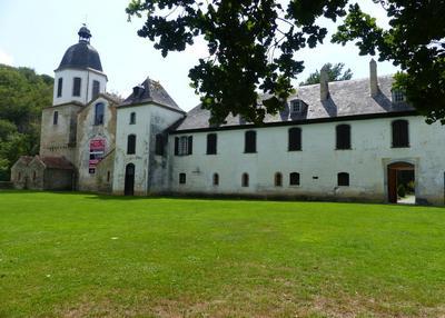 Visite guidée d'une abbaye cistercienne à Bonnemazon