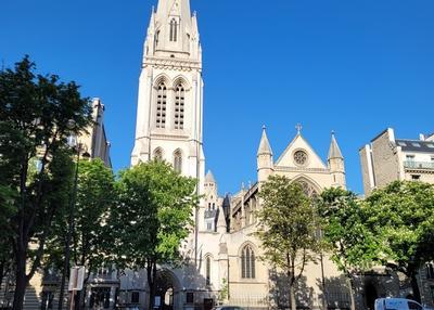 Visite guidée de la cathédrale américaine de la sainte-trinité à Paris 8ème