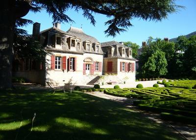 Visite guidée des extérieurs et des jardins de l'Hôtel de Sambucy à Millau