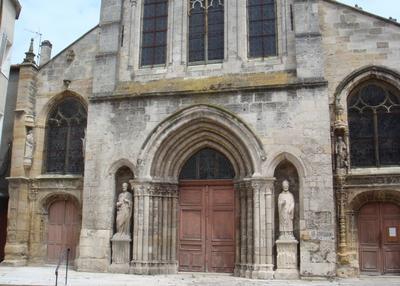 Visite libre d'une église gothique construite au xiie siècle à Chalons en Champagne