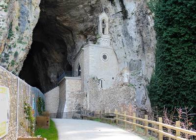 Visite Libre de la Chapelle des Grottes de la Balme à La Balme les Grottes