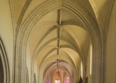 Visitez l'église saint-saturnin à Alligny Cosne