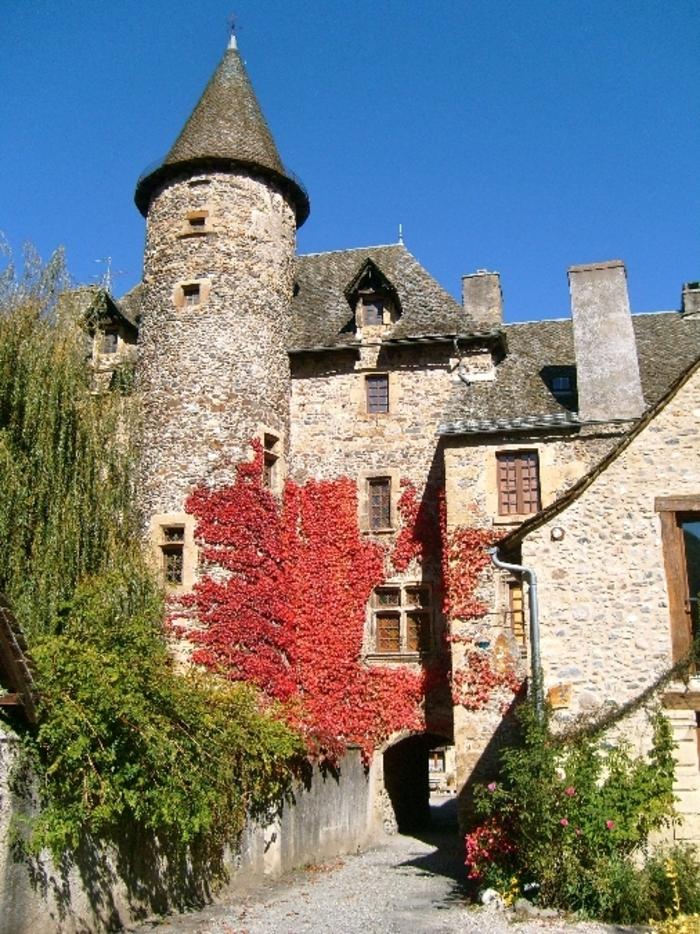 Exposition Découvrez L'église Romane Et Gothique Du Village à Sainte Eulalie d'Olt dimanche 18