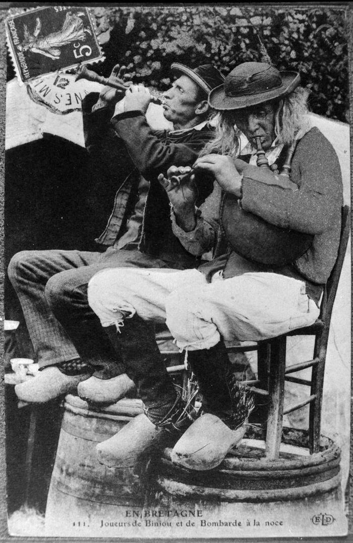 Exposition Visite Guidée Sur Le Thème De La Musique Bretonne à