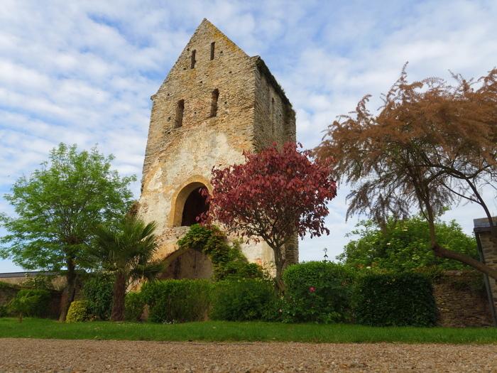 Exposition Visite Libre De La Tour Romane De La Cropte dimanche 18